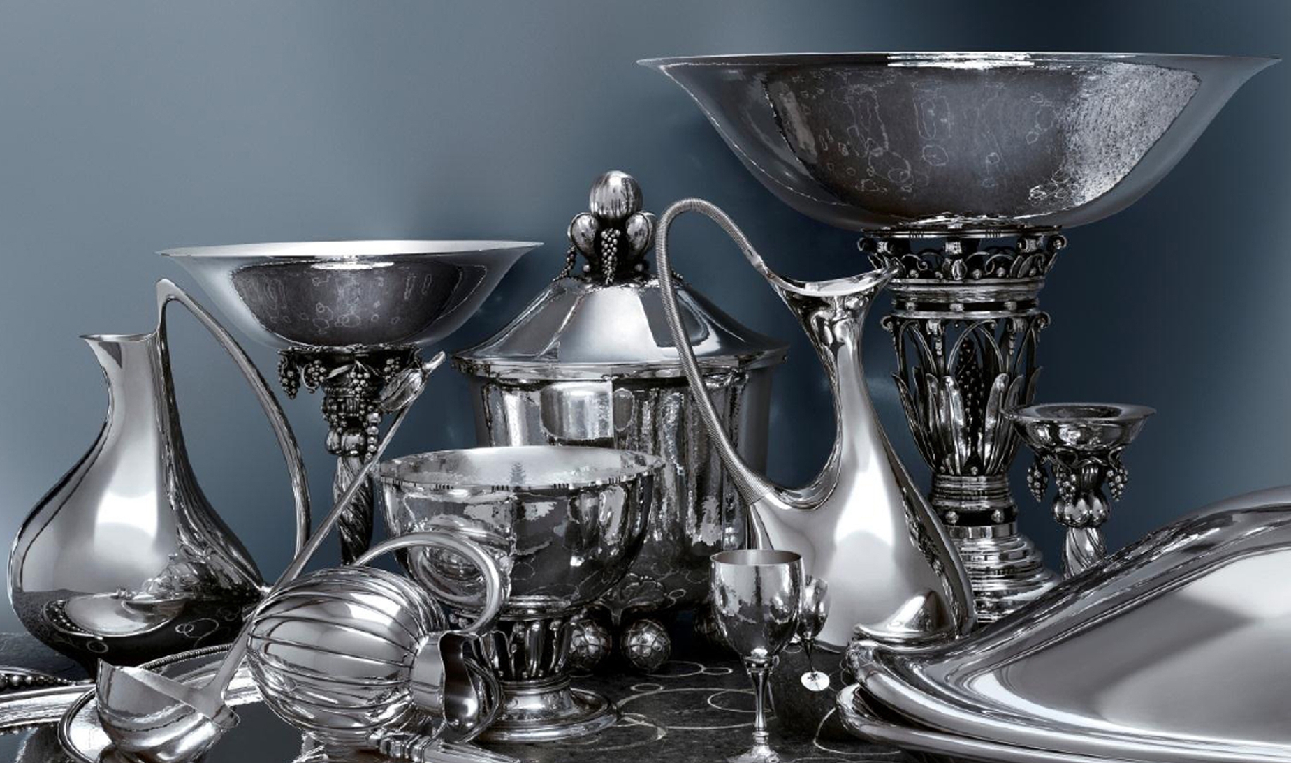 Как чистить столовое серебро