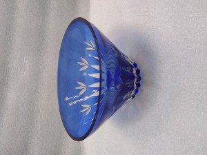 Вазочка синие стекло 1960 годы цена 400 руб