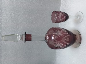 Графин и 1 рюмка ,марганцевое стекло , середина 20 века . Цена 3500 руб.