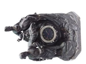 Часы легкого металла . Цена 14500 руб.
