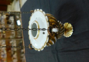 Арт 493-15 Лампадка фарфоровая с золотом, клееная 
 конец 20 века  7400 рублей