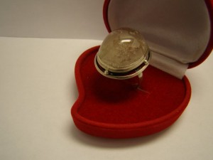 Кольцо с кварцем, 925 пробы, масса 10гр, размер 19, 3000 рублей (1)